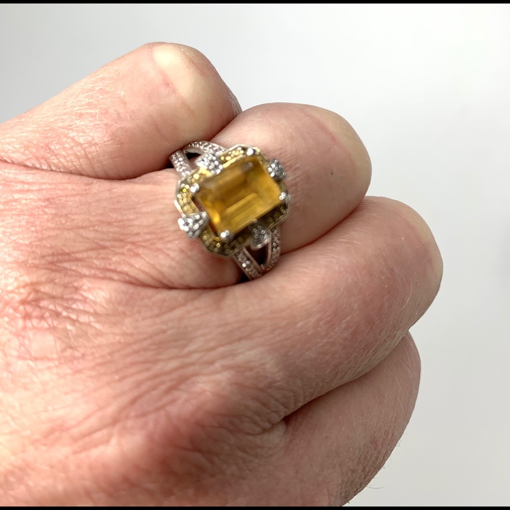 Beautiful Ring, Size 7 - image 2